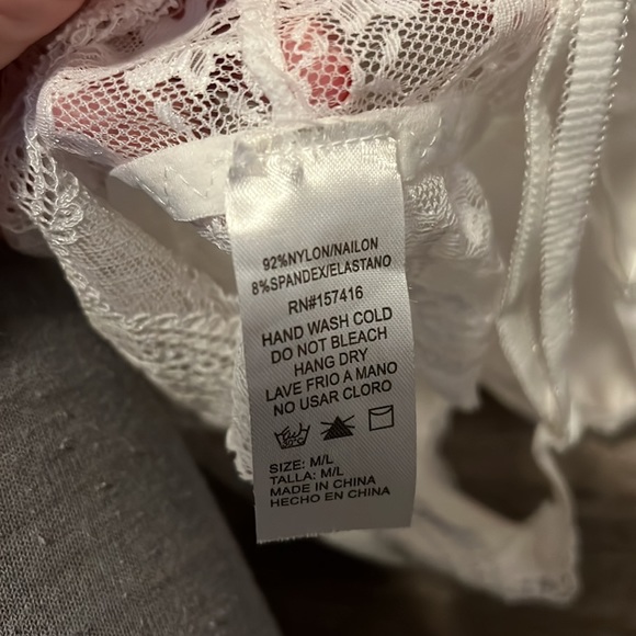 White lace bralette - Picture 3 of 3